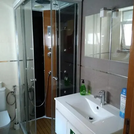 Oriente Dna V Apartman *